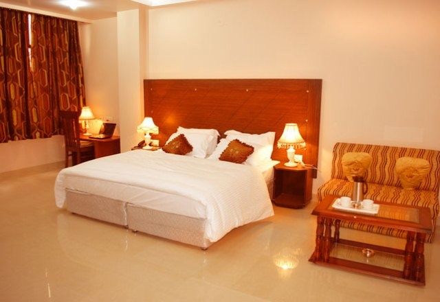 Hotel Kyron Delhi  Exteriör bild