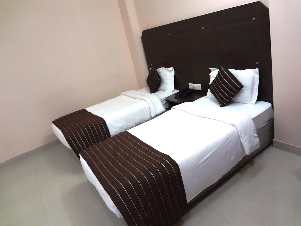 Hotel Kyron Delhi  Rum bild