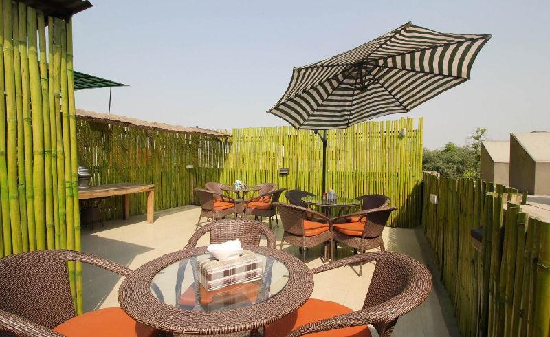 Hotel Kyron Delhi  Exteriör bild