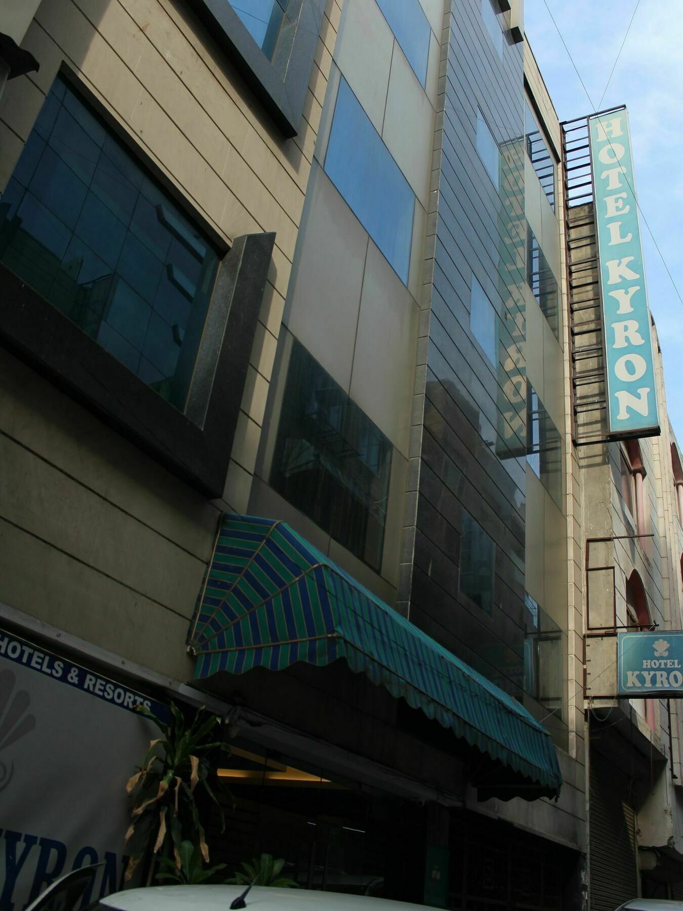 Hotel Kyron Delhi  Exteriör bild